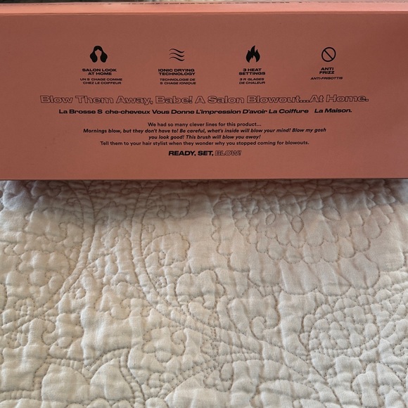 NWT Insert Blow Dryer Brush - Pink